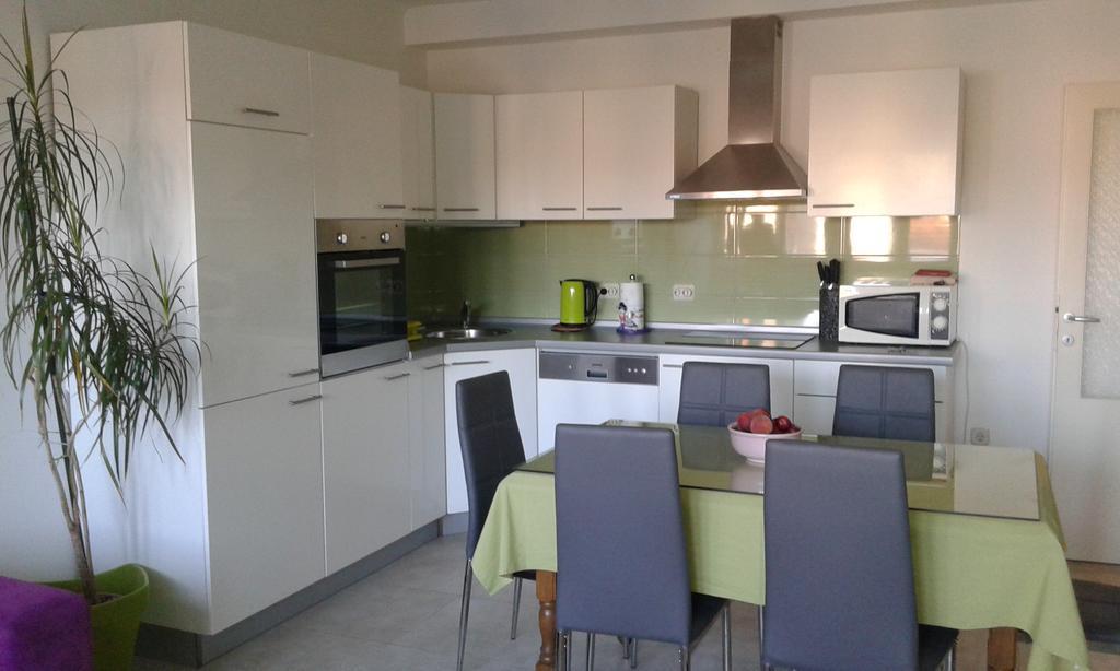 Apartment Mery Trogir Bagian luar foto